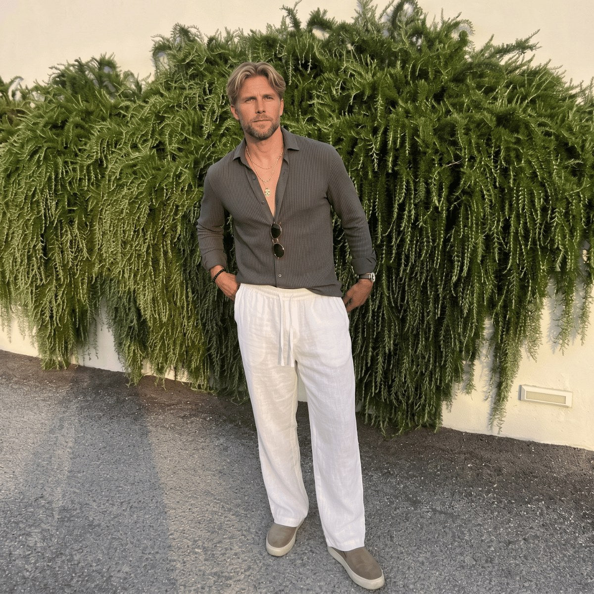 mens-straight-leg-linen-trousers